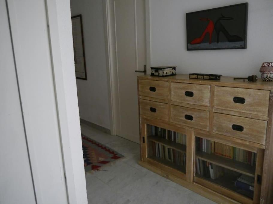 Centrally Located In Old Palace House Apartamento Sevilha